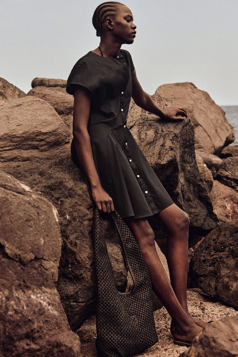 اتش اند ام فستان قطن بأزرار أمامية