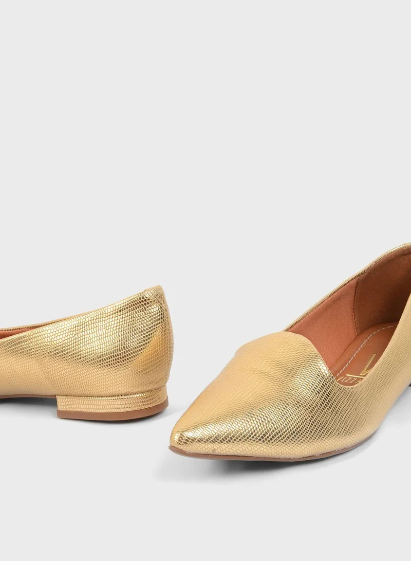 VIZZANO Pointed Toe Low Heel Pumps