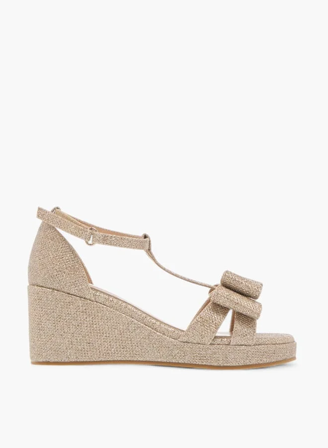 سيليست صنادل بناتي بكعب إسفين مزينة بإغلاق لاصق