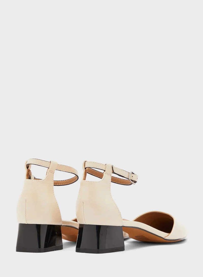 TOPSHOP Alexa Pointed Block Heels Pump