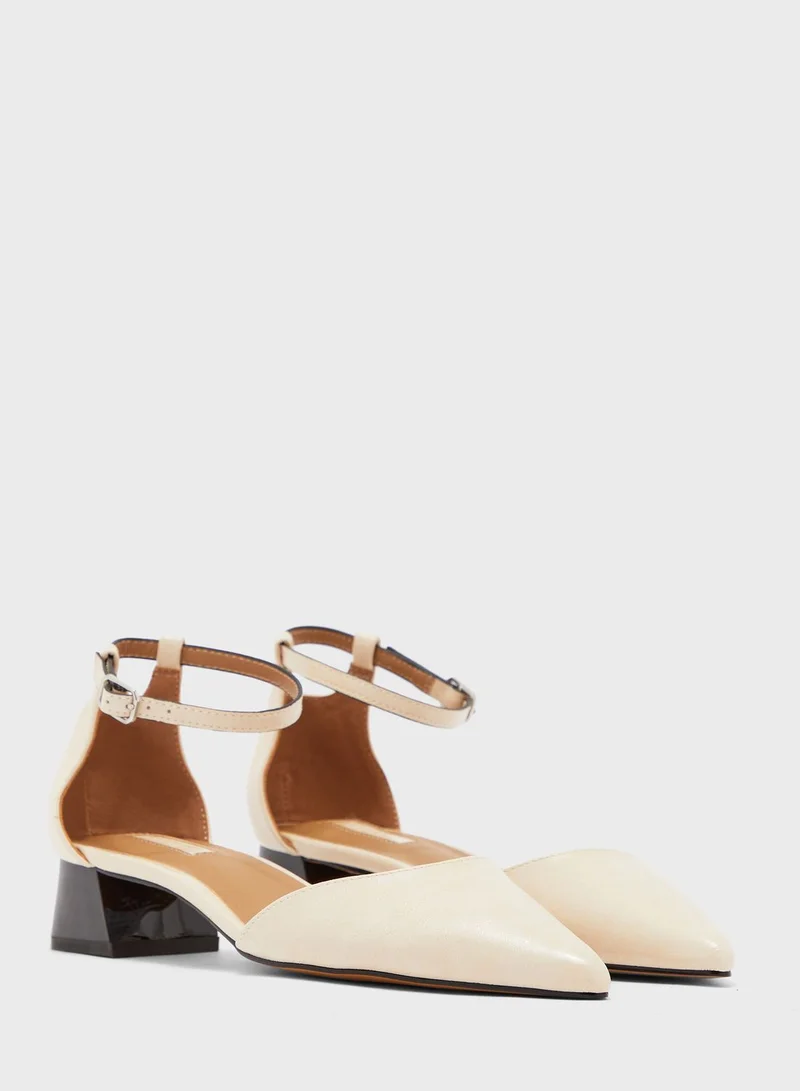 TOPSHOP Alexa Pointed Block Heels Pump