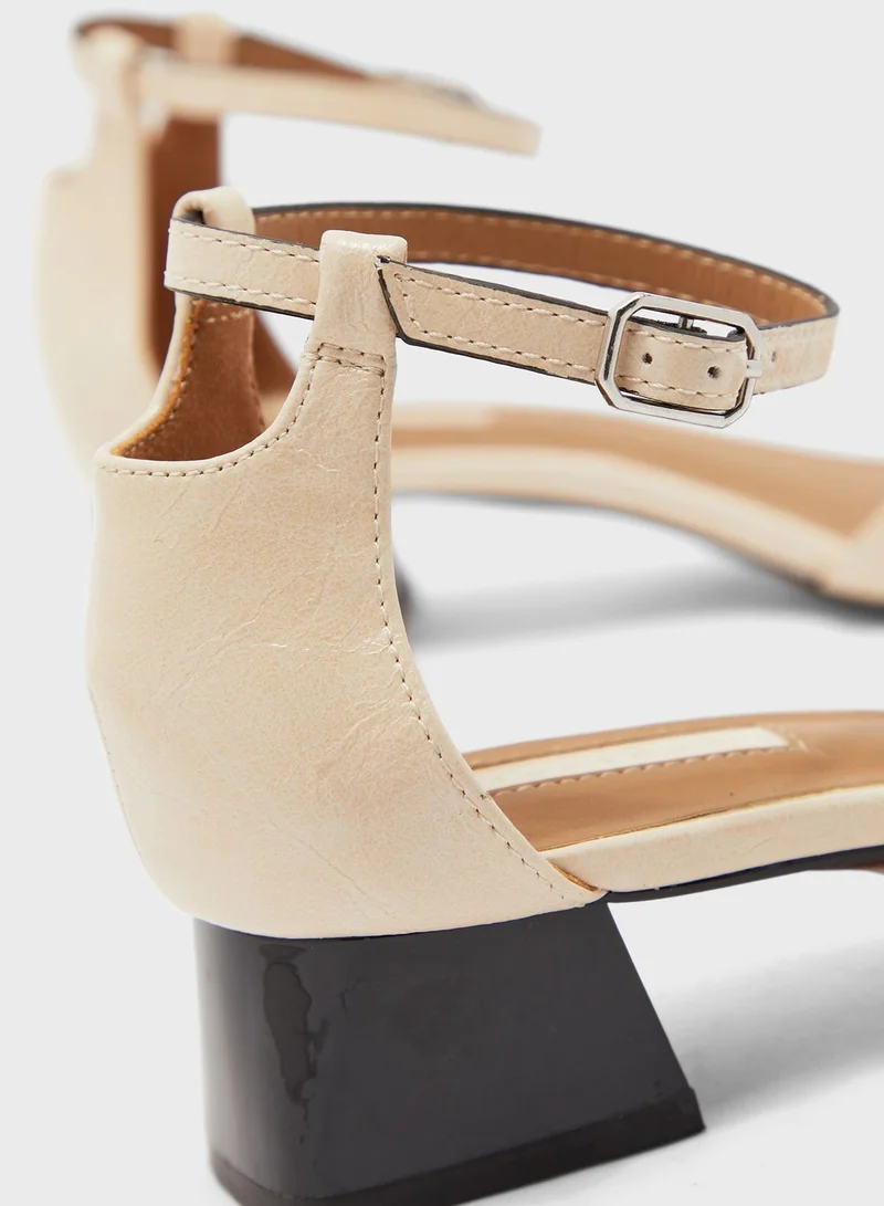 TOPSHOP Alexa Pointed Block Heels Pump