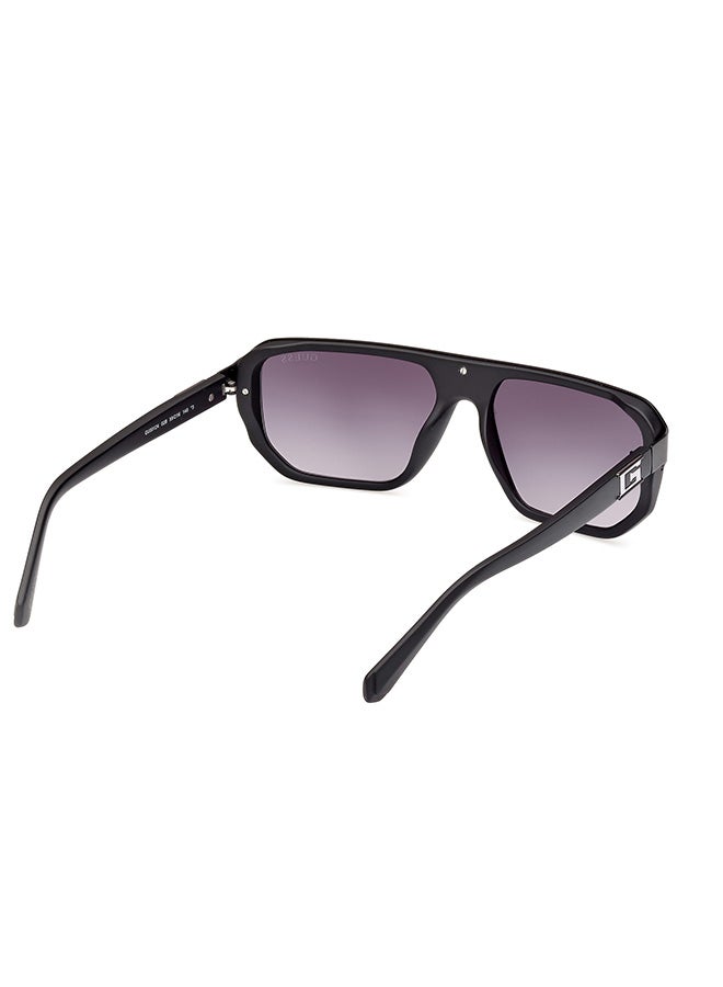 GUESS Men's UV Protection Cat Eye Sunglasses - GU0012402B59 - Lens Size: 59 Mm - Image 5