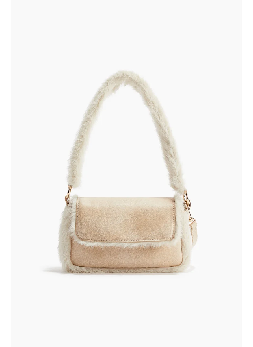 اتش اند ام Fluffy-Trim Crossbody Bag