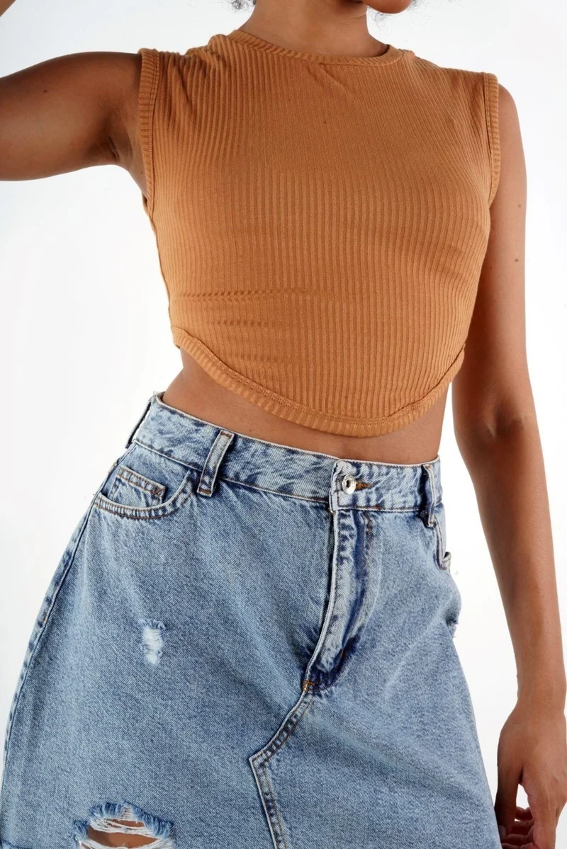 Alexander Gardi Ribbed Asymmetric Crop Blouse B24-008701