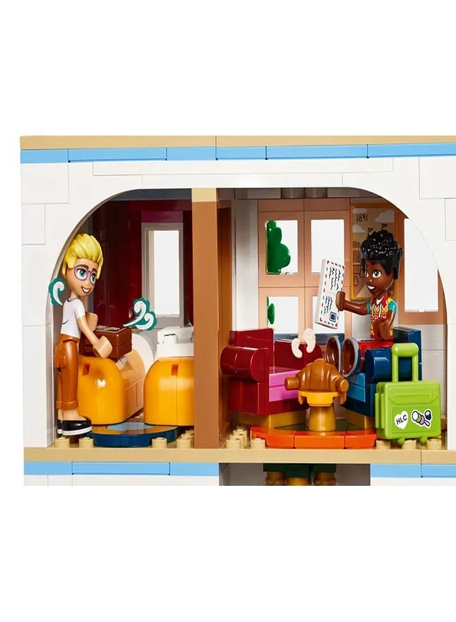 LEGO - Friends Castle Bed and Breakfast 1097 Pieces - 42638 - Image 4