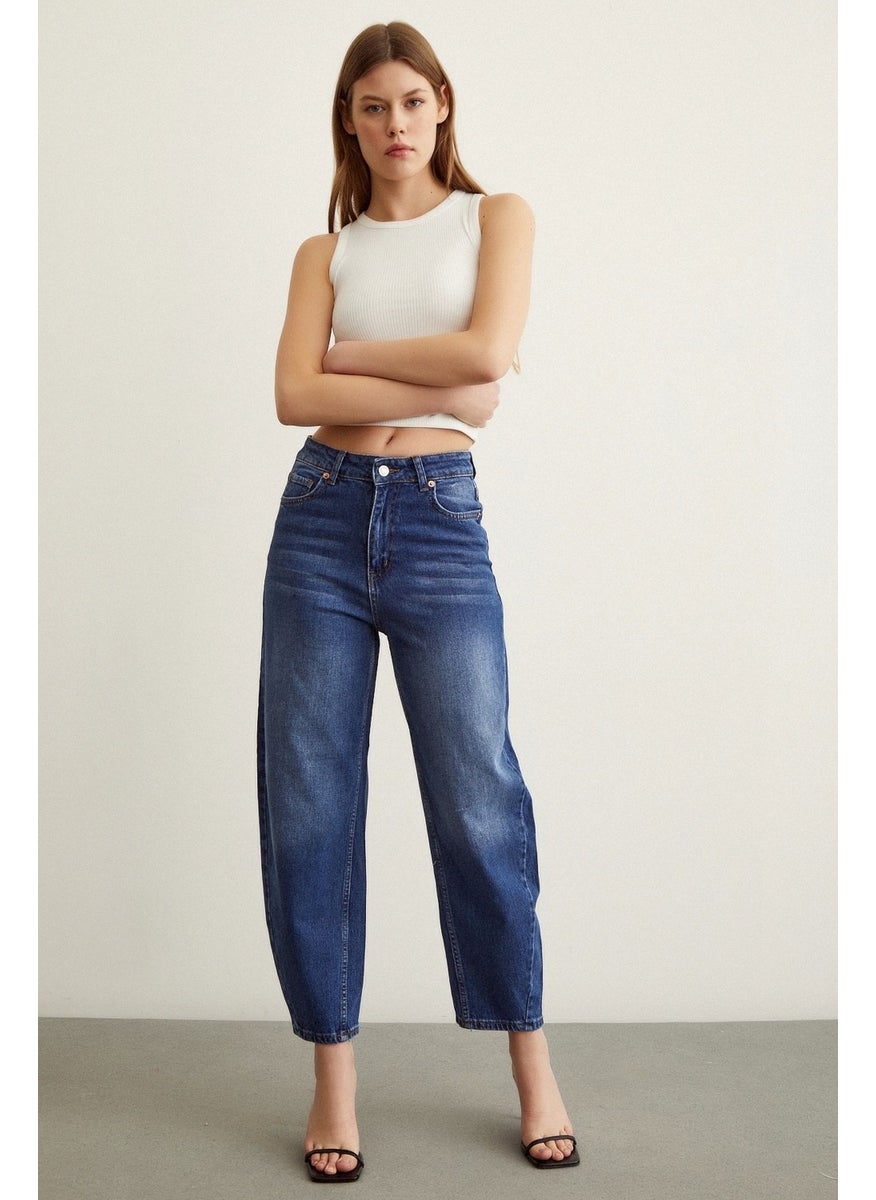 High Waist Mom Jeans Blue - pzsku/ZDFE736D6333145652358Z/45/_/1741336334/fb65eb26-e751-4c6b-b7a9-ccf1bd1af737