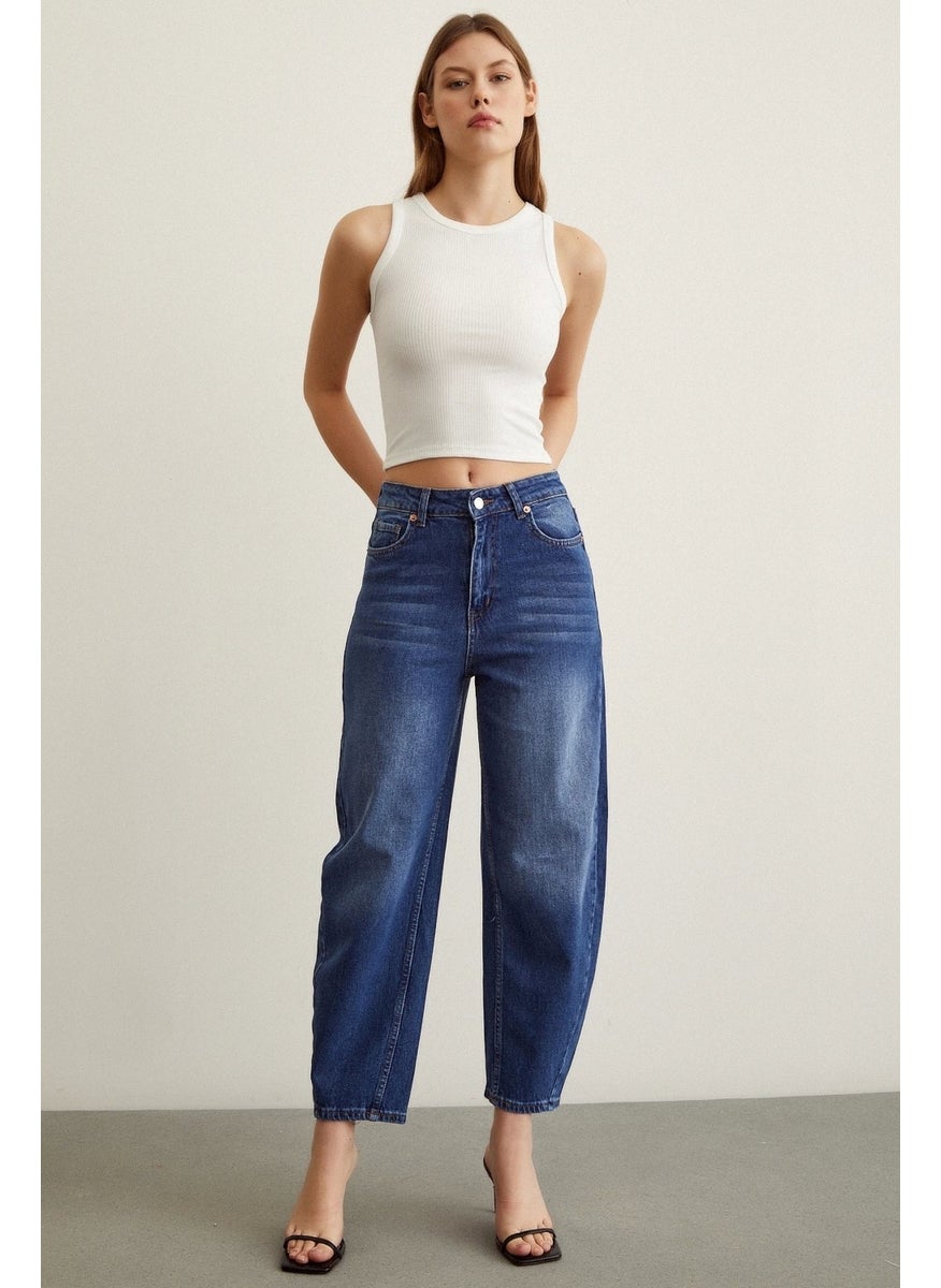 High Waist Mom Jeans Blue - pzsku/ZDFE736D6333145652358Z/45/_/1741336353/061d515c-44a7-4bb3-9c3c-b441c8350302