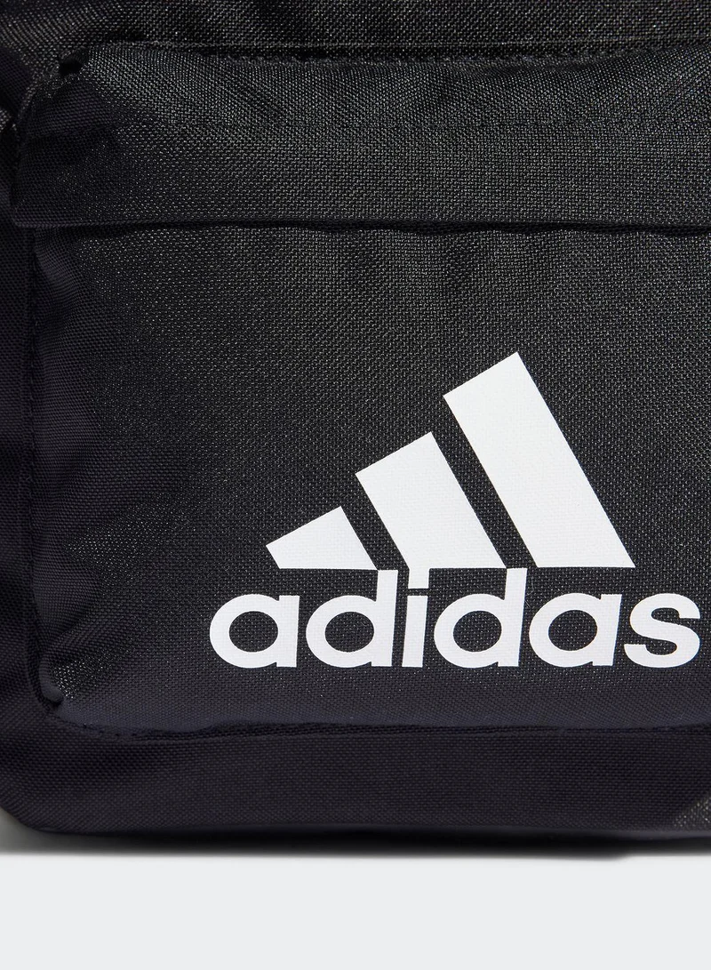 adidas شنطة ظهر بجيب امامي