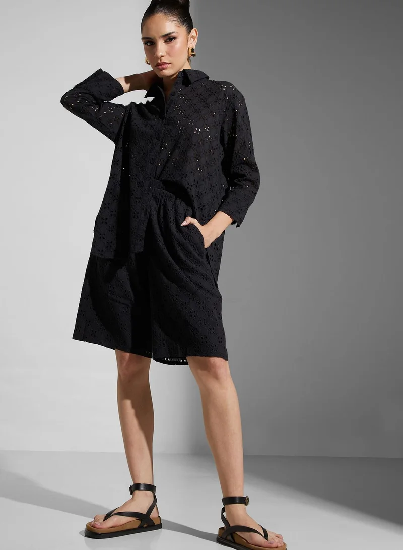 SINOIR Embroidered High Waist Shorts