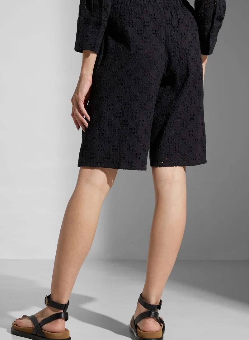 SINOIR Embroidered High Waist Shorts