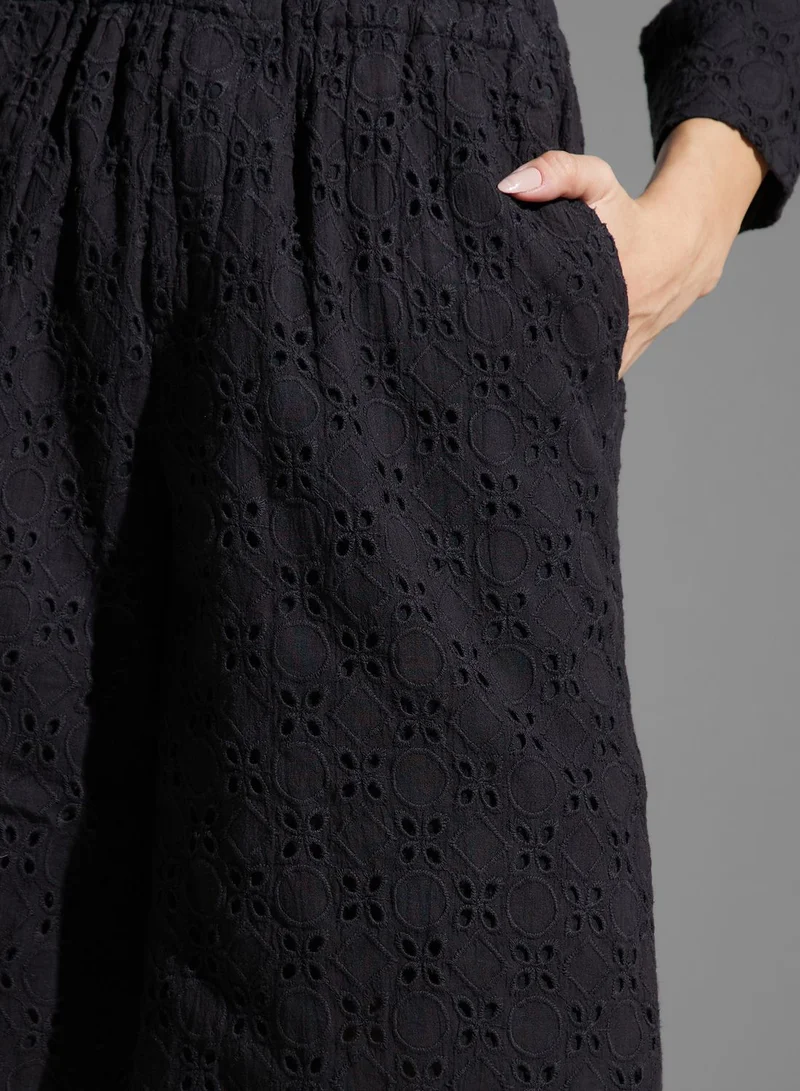 SINOIR Embroidered High Waist Shorts