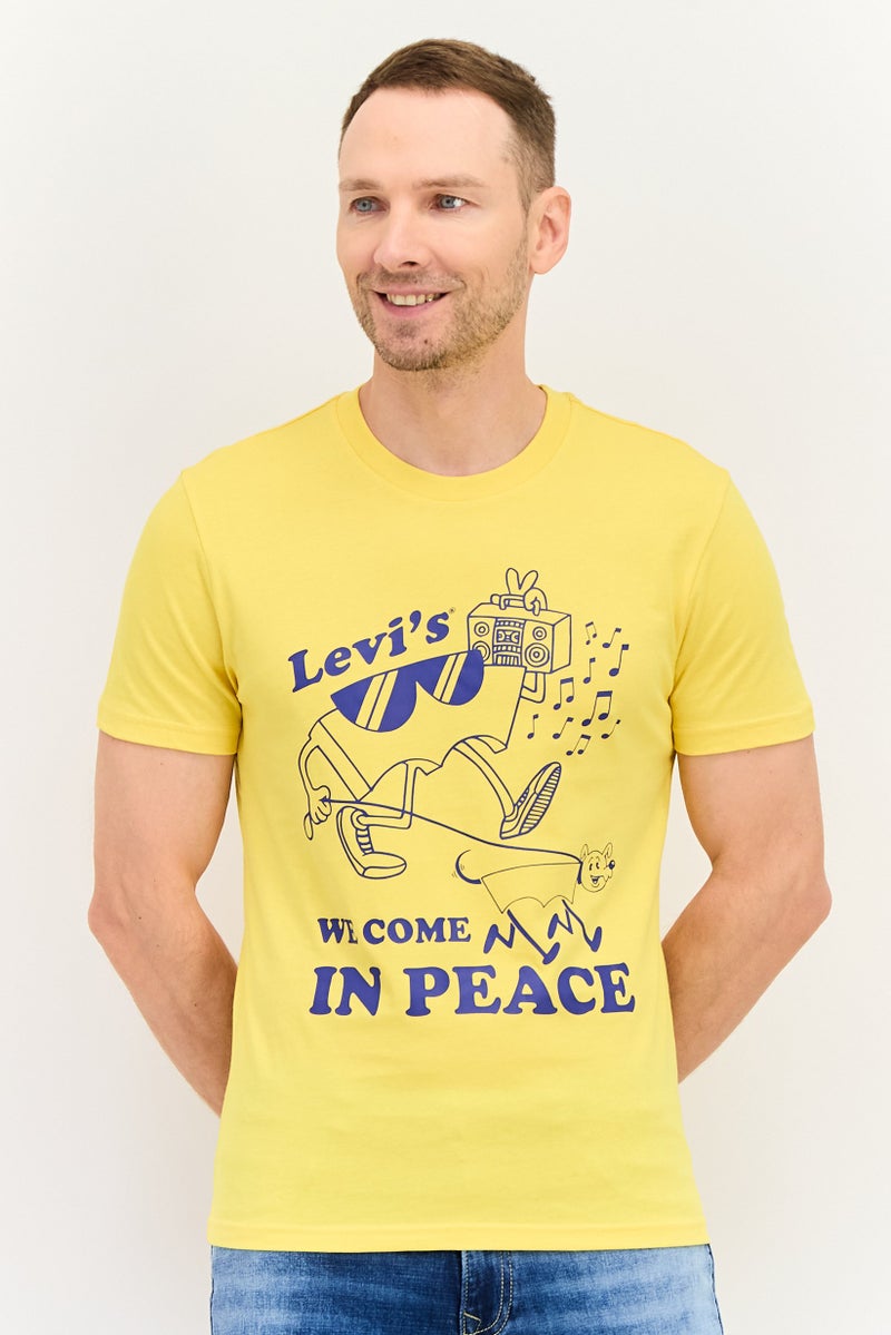 Levi's تي شيرت رجالي بأكمام قصيرة وياقة دائرية بطباعة جرافيك، أصفر - Image 1
