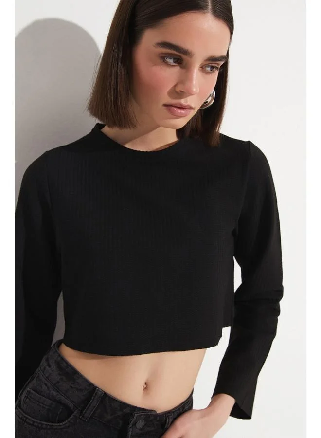 JUNE June Women Crew Neck Long Sleeve Crop Blouse Black