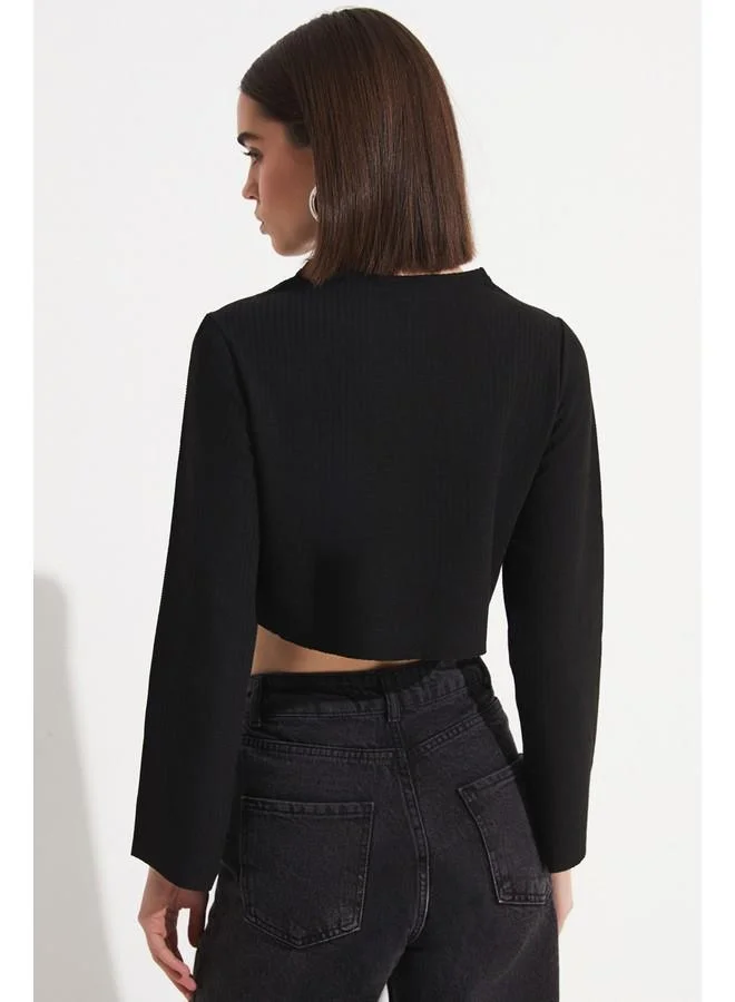 JUNE June Women Crew Neck Long Sleeve Crop Blouse Black