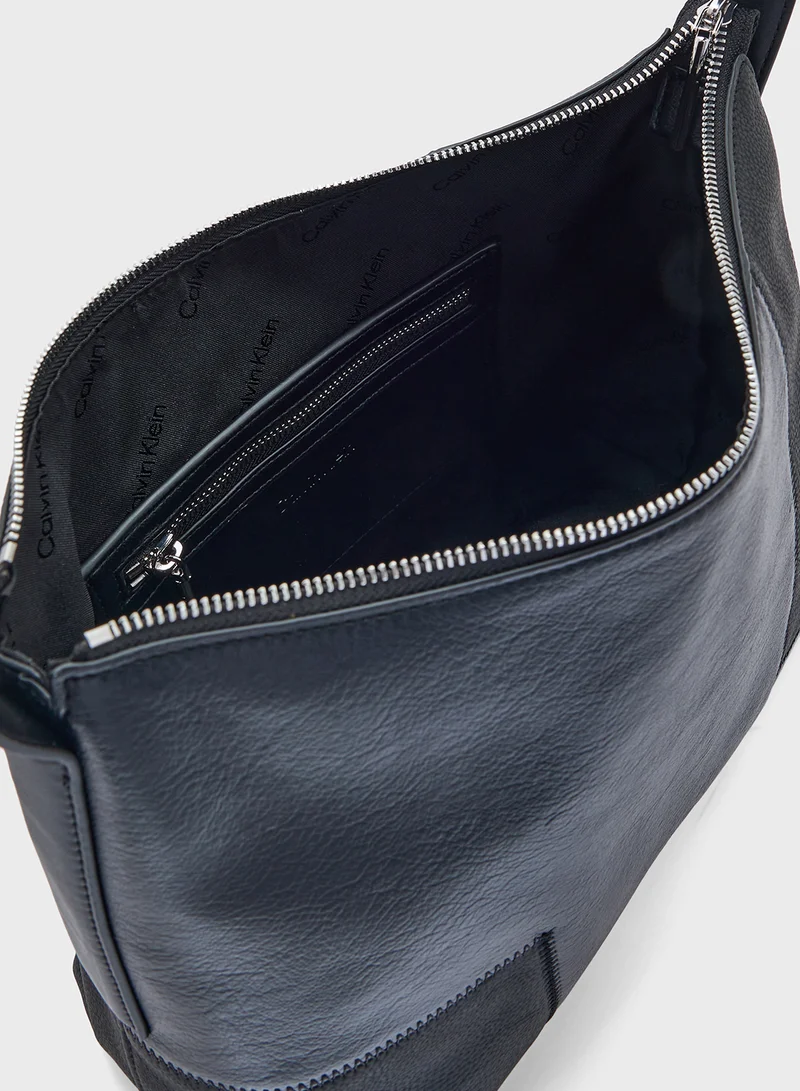 كالفن كلاين Narrow Strap Crossbody