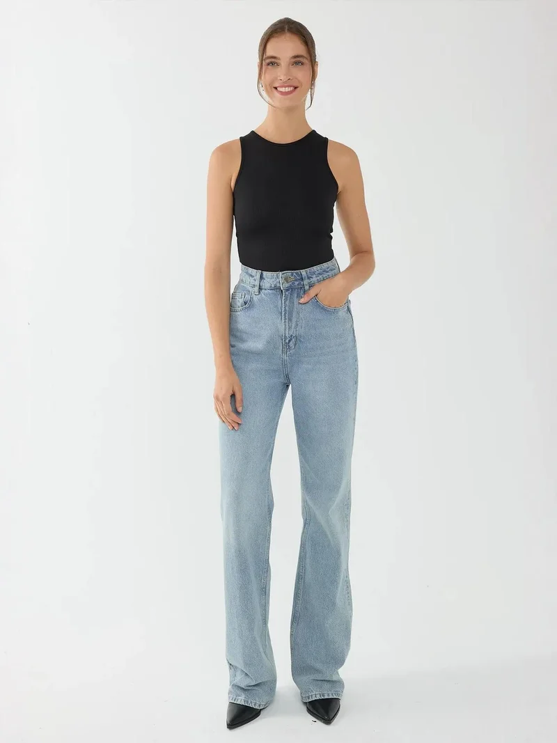 زوبعة بودي بياقة دائرية أساسي