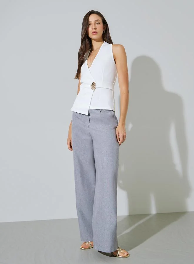 ستايلي White Buckle Detail Sleeveless Wrap Top
