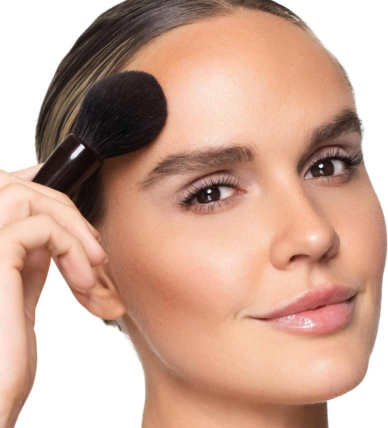 Trish McEvoy Dual Resort Bronzer - Bronze with Gold Shimmer - Image 4