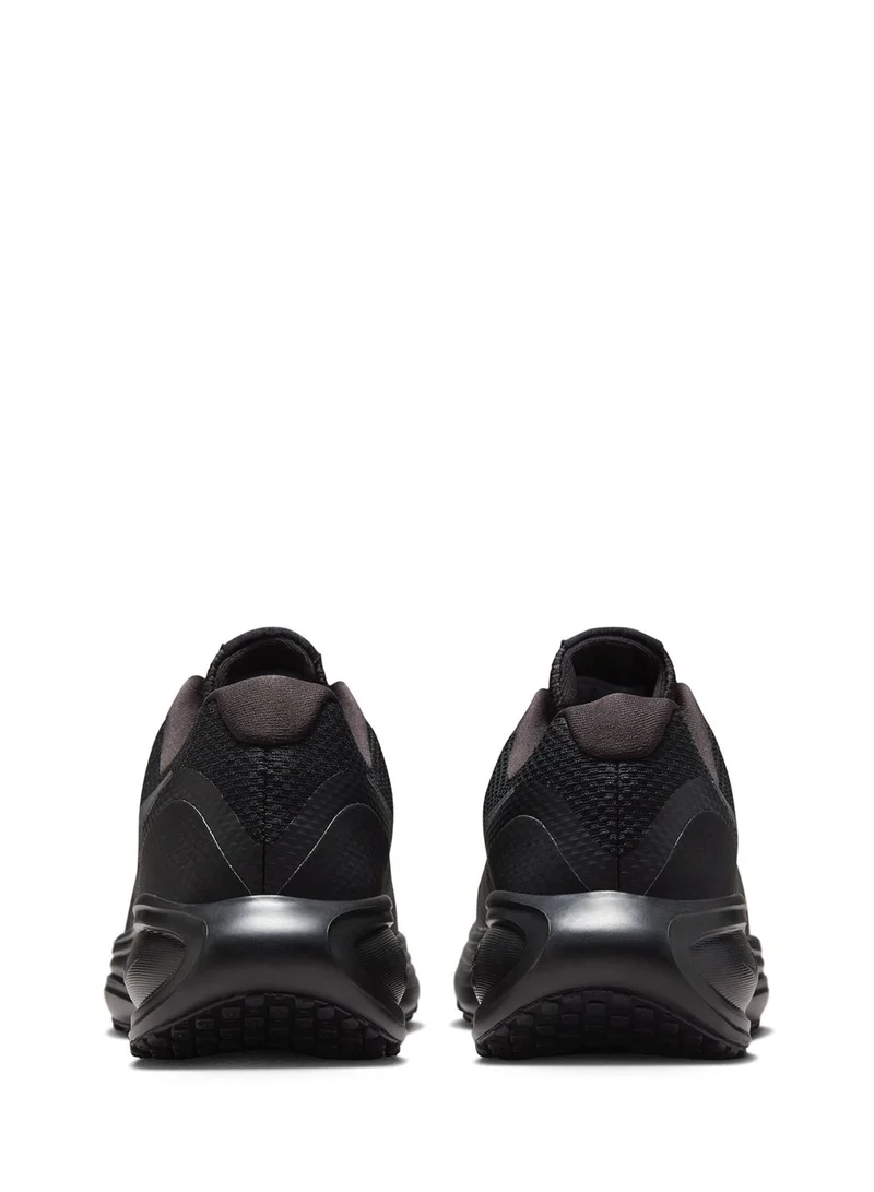 Nike Revolution 8