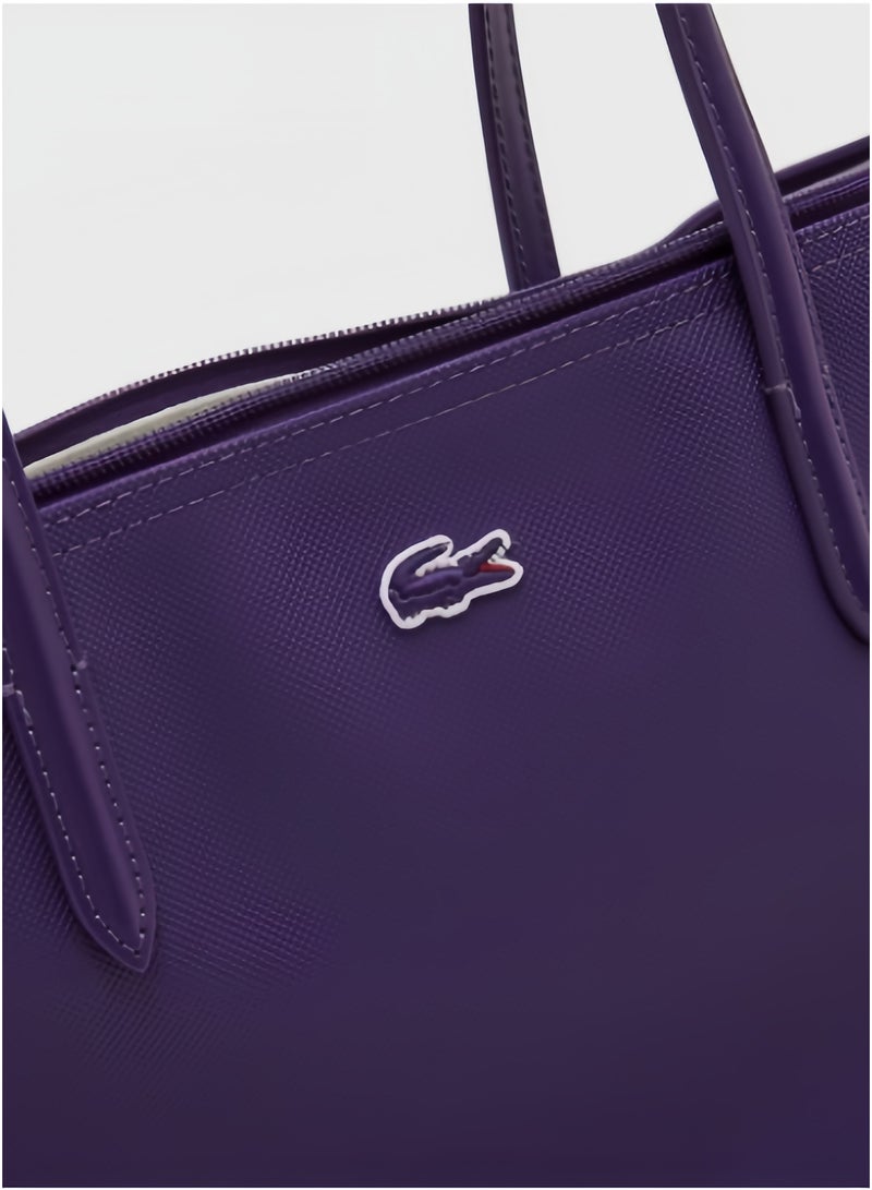 لاكوست حقيبة لوي كوت نسائية L12.12 Concept للأزياء متعددة الاستخدامات بسعة كبيرة، حقيبة يدوية أو على الكتف كبيرة الحجم بسحاب، باللون البنفسجي، 35 سم * 30 سم * 14 سم - Image 4
