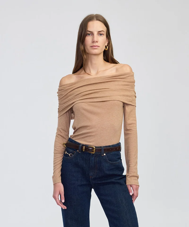 ابيكول Off-the-Shoulder T-Shirt