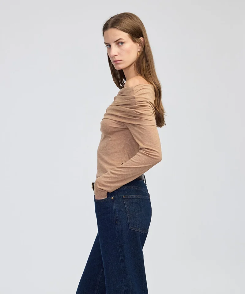 ابيكول Off-the-Shoulder T-Shirt