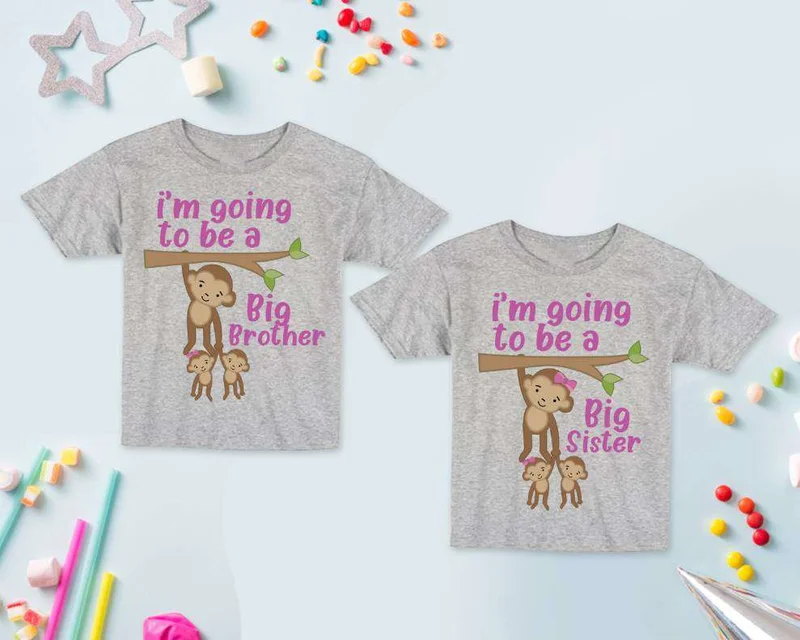 ماتشينج فاميلي اوتفيتس تيشيرت أطفال سأصبح أخًا كبيرًا أو أختًا كبيرة، تيشيرت إعلان لطيف برسمة قرد، مصنوع من قطن ناعم بأكمام قصيرة للأطفال الصغار لإعلان الحمل، مفاجأة للأشقاء، هدية إعلان خبر قدوم مولود جديد (رمادي)