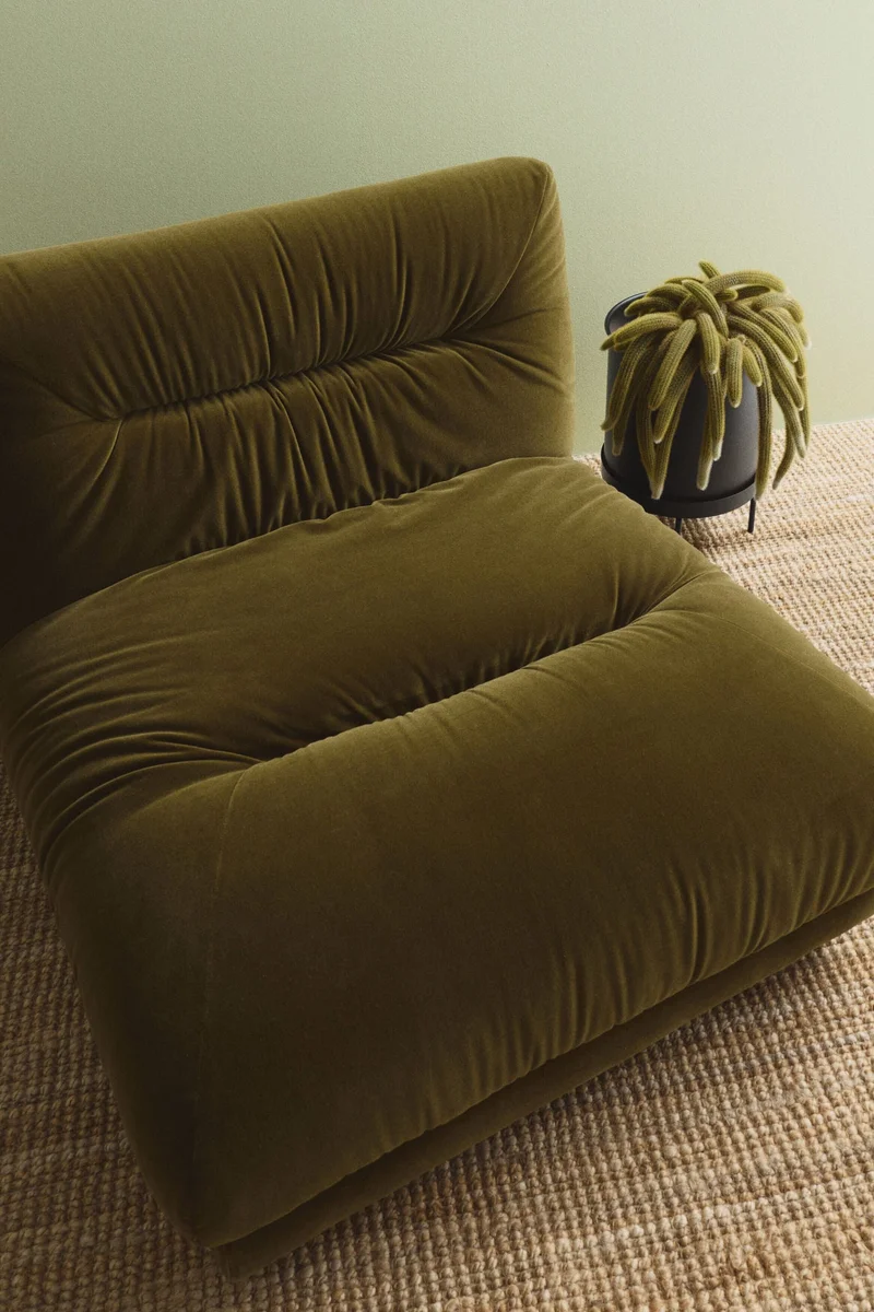 H&M Large plant pot on a stand