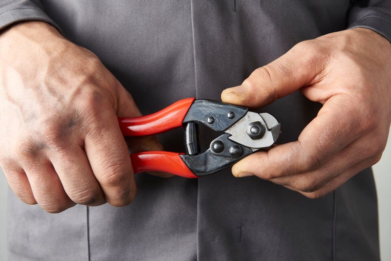 FELCO C7 Swiss Made Cable Cutters â€“ One-Hand Wire Cutters for Bike Brake Lines, Fencing & Electrical Work | Compact Hand Tool with Triangular Hardened Steel Blades, Non-Slip Grip, No-Fray, 7mm - Image 2