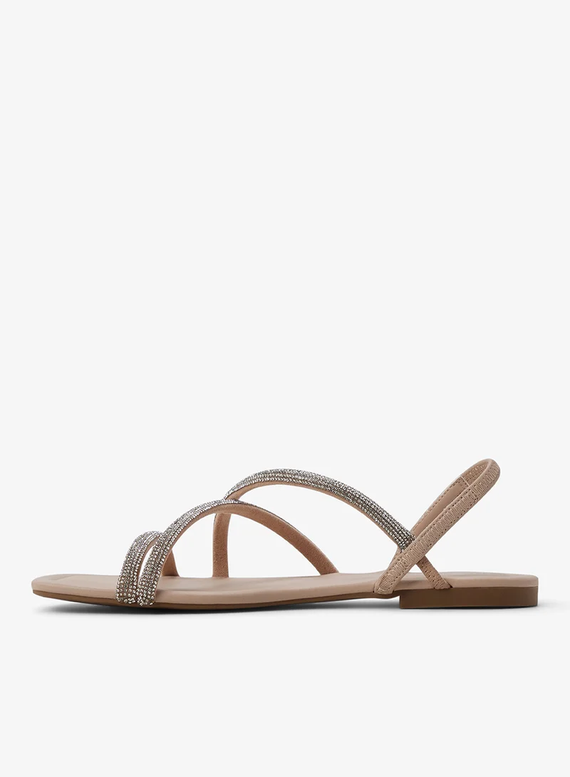 كول ات سبرنج صنادل فيرا فلات سهلة الارتداء