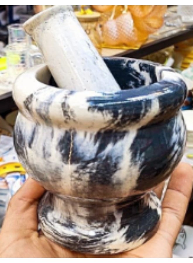 هون مع مدقة لطحن الثوم والبصل