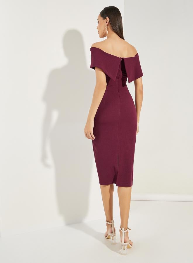 ستايلي فستان ميدي ضيق بياقة مكشوفة وكتف واحد سادة - Image 4