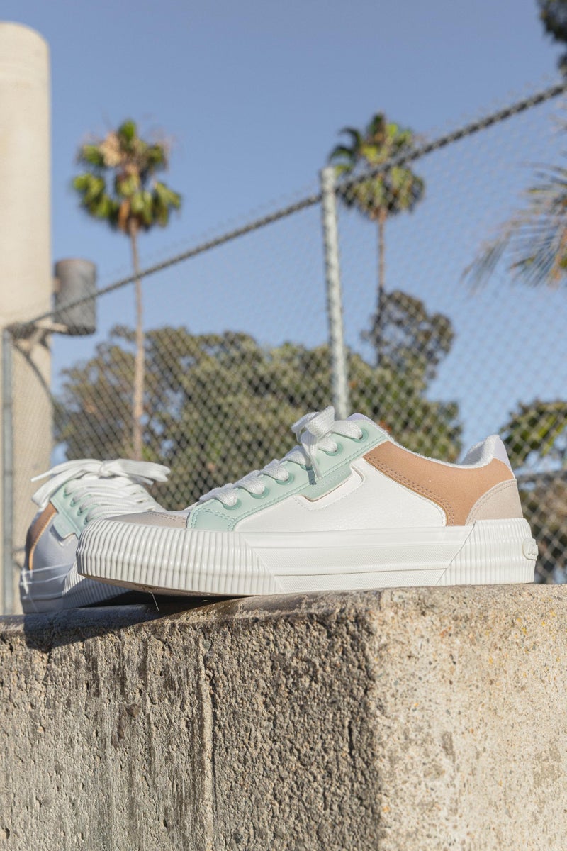 Rocket Dog Women's Cheery Sneaker - Image 2