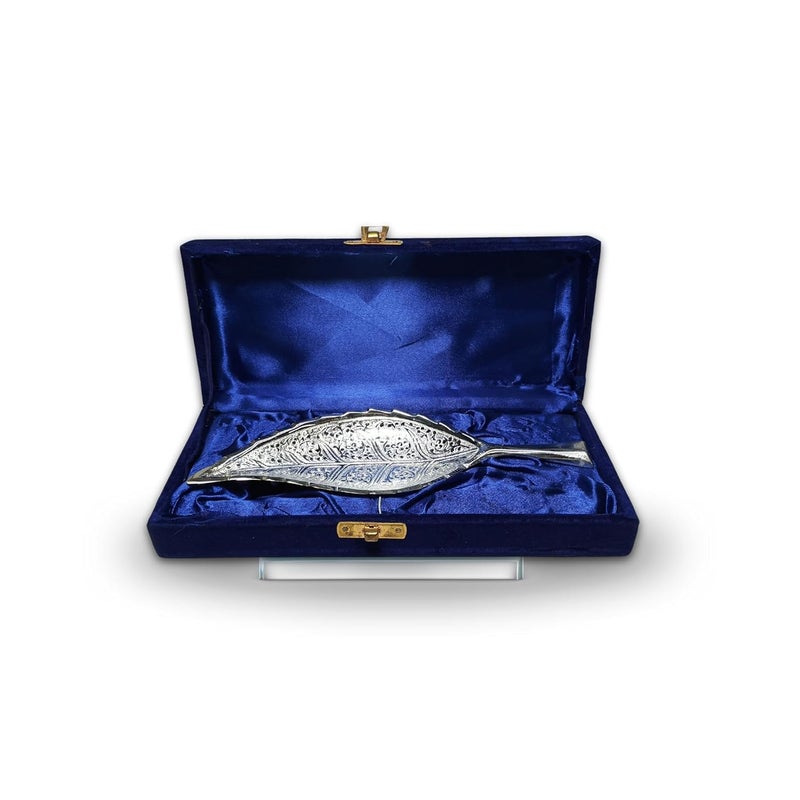 TheKraftLane TheKraftLane SilverPlated Leaf Shaped Serving Bowl Elegant Velvet Box Packaging Ideal for Special Occasions and Gifting - Image 3