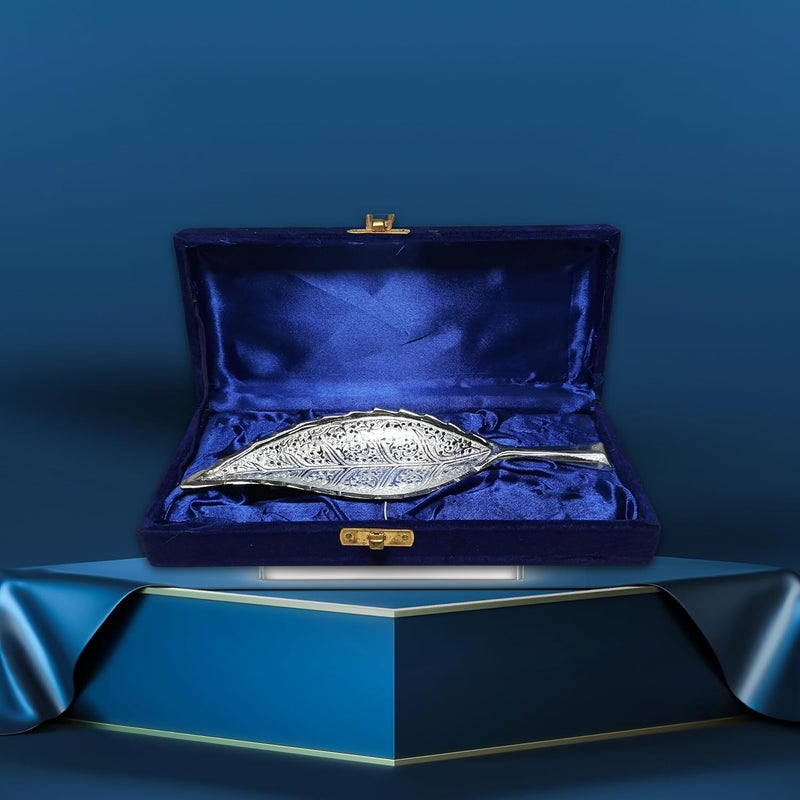 TheKraftLane TheKraftLane SilverPlated Leaf Shaped Serving Bowl Elegant Velvet Box Packaging Ideal for Special Occasions and Gifting - Image 2