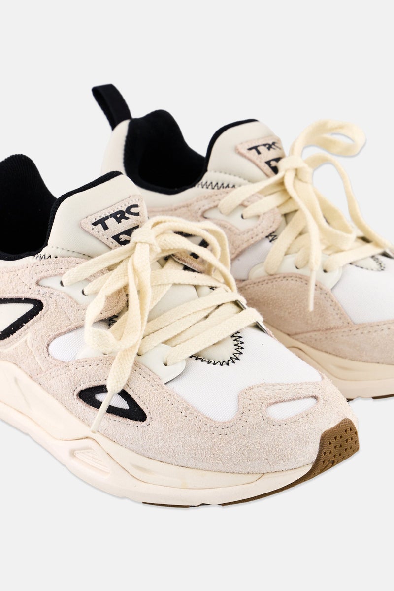 PUMA أحذية خارجية للأولاد من TRC بلون البيج مزودة بأربطة - Image 2