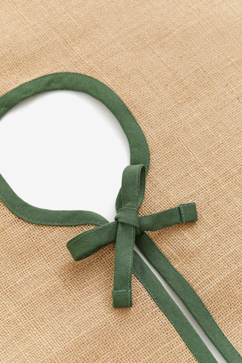 H&M Jute Christmas tree skirt