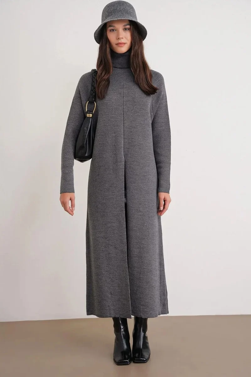 Mixray MIXRAY Turtleneck Knit Maxi Dress with Slit