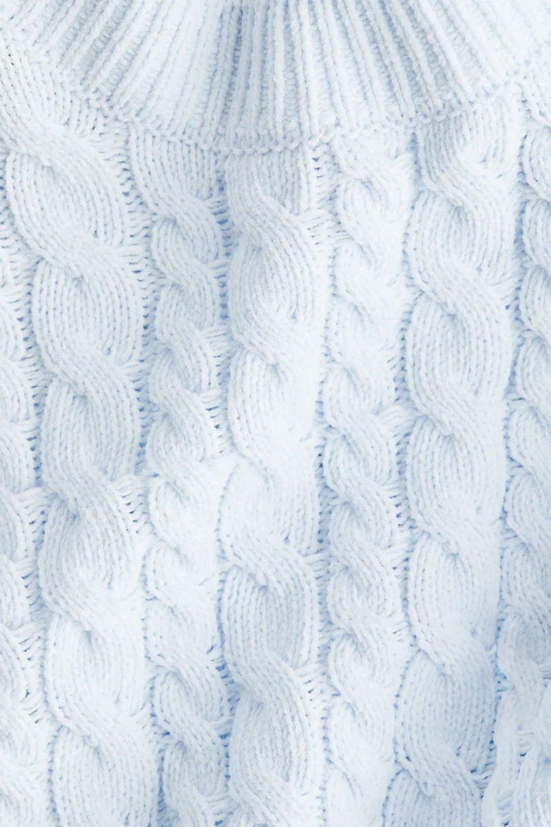 اتش اند ام كنزة محبوكة بنمط الحبال