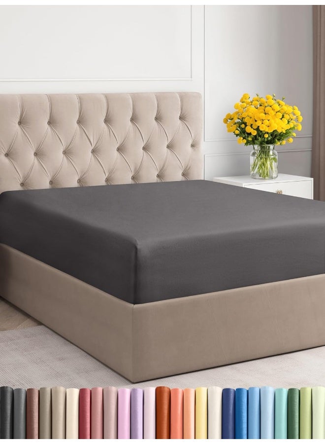 CGK Unlimited CGK Unlimited Full Size Fitted Bed Sheet - Hotel Luxury Single Fitted Sheet Only - Fits Mattress Up to 16 - Extra Soft, Wrinkle Free, Breathable & Cooling - Dark Grey Microfiber - Image 1