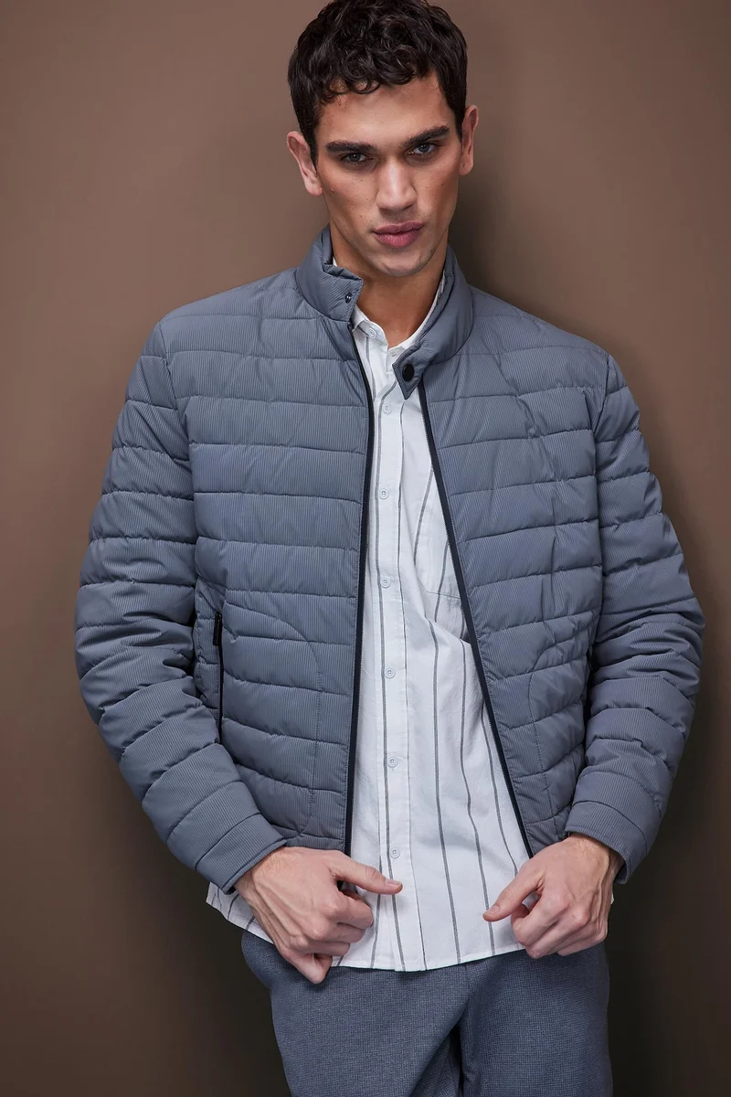 Slim Fit Stand Collar Zippered Puffer Jacket