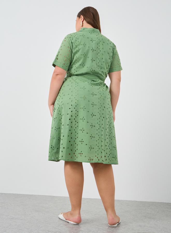 ستايلي فستان قميص ميدي مقاس كبير بتطريز - Image 5