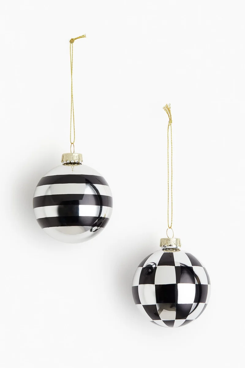 H&M 2-pack patterned baubles