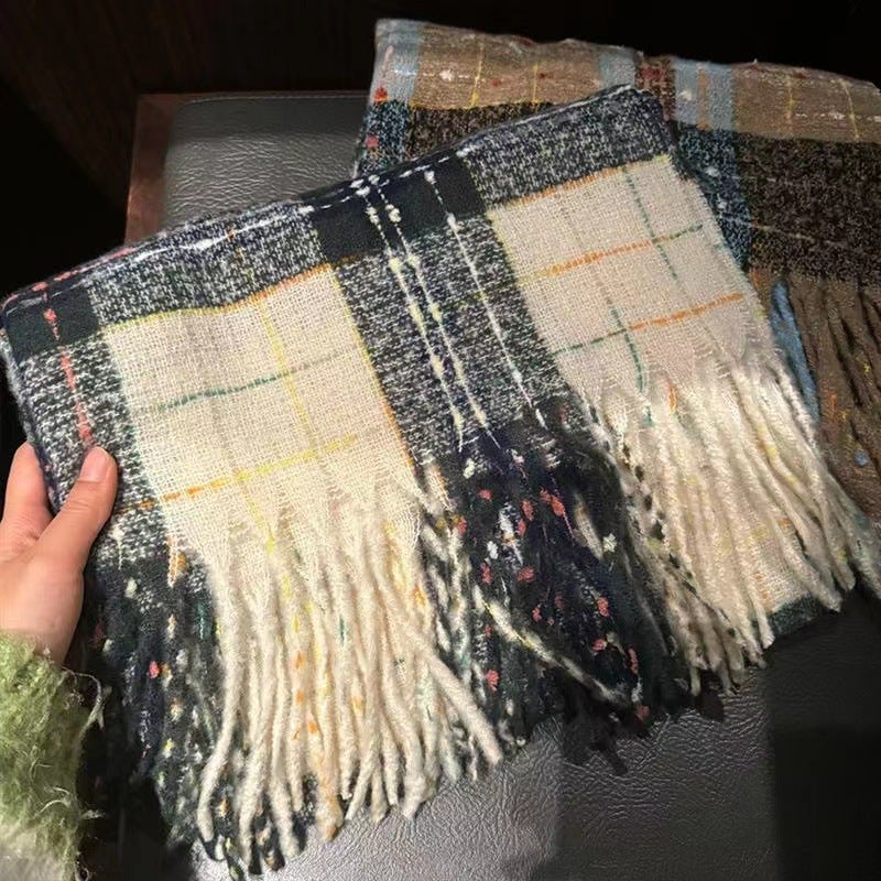 2024 new Korean version of the stars plaid scarf female autumn and winter student couple shawl Joker warm scarf wholesale - Image 1