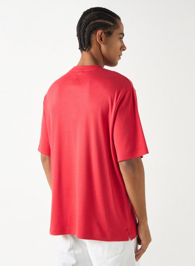 كابا تيشيرت بتطريز شعار وياقة ضيّقة وأكمام قصيرة من كابا - Image 3