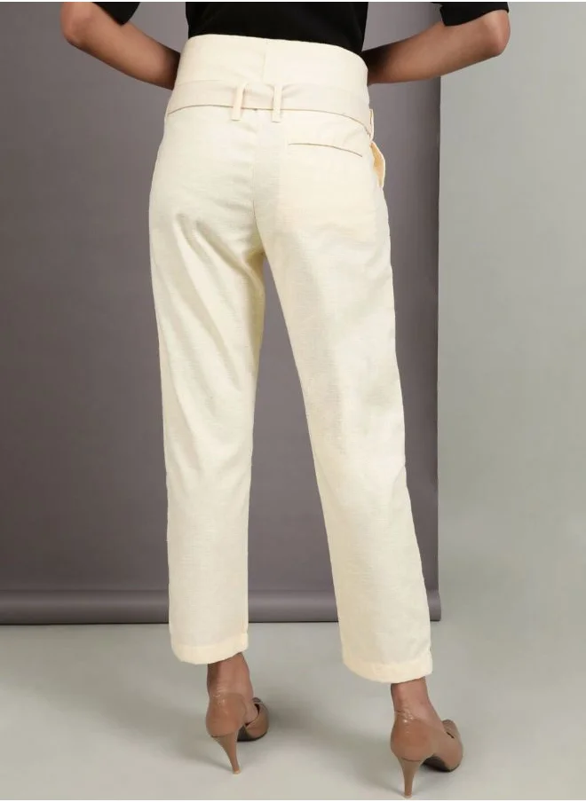 مرفوعة Women Straight Fit Solid High-Rise Trousers