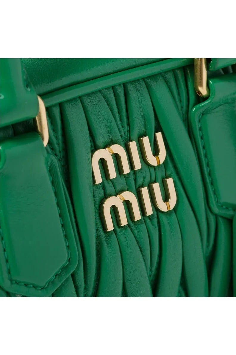 مياو مياو حقيبة MIU Arcadie من جلد النابا المبطّن حقيبة يد علوية مع حزام كتف - Image 4