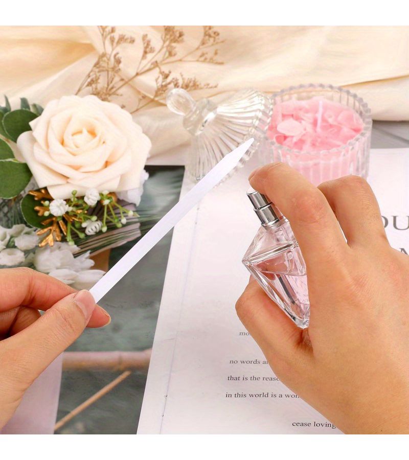 400pcs Perfume Test Strips Pointed Tip Disposable Fragrance Test Papers for Perfumes Essential Oils Aromatherapy - Image 2
