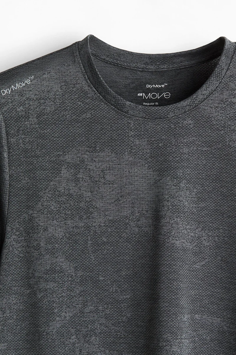 اتش اند ام بلوزة رياضية من نسيج دراي موف